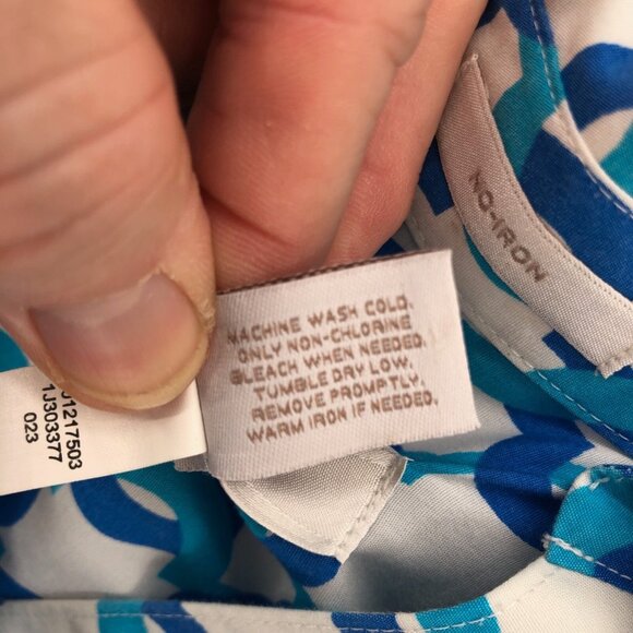 Chicos Shirt Womens 0 US 4 Blue Geometric No Iron Button Up Collar 3/4 Sleeve - Picture 6 of 9